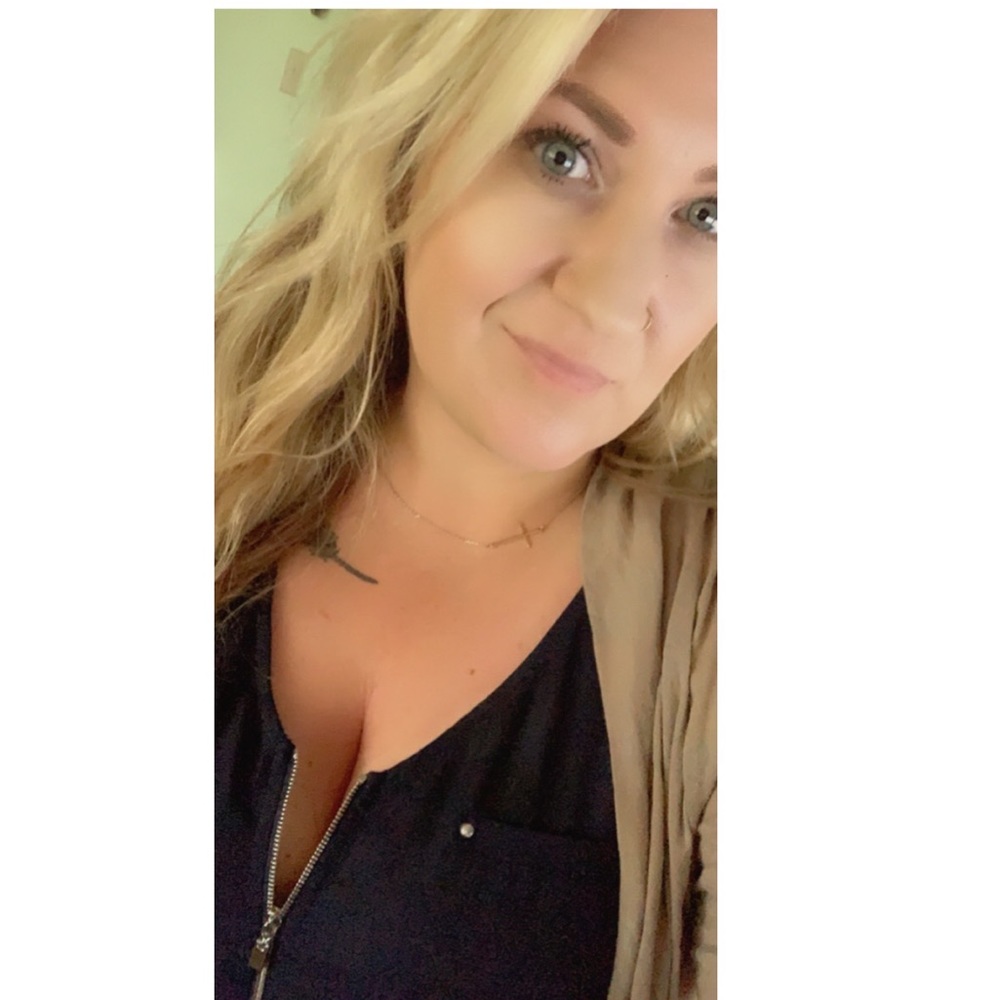 Meet your Posher, Emilee